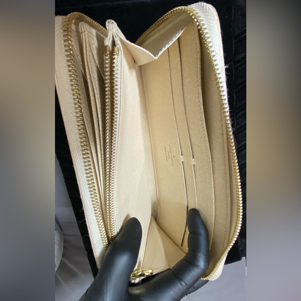 Louis Vuitton Damier Azur Canvas Wallet EXCELLENT CONDITION!! - Picture 6 of 15